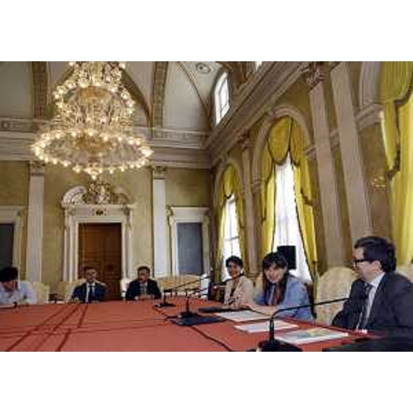 Debora Serracchiani (Presidente Regione Friuli Venezia Giulia) al Tavolo per la firma dell'atto di transazione con i soggetti aggiudicatari definitivi dei lavori per il terzo lotto della terza corsia dell'autostrada A4 Venezia-Trieste [Fossalta di Portogruaro (VE) - Gonars (UD)] - Trieste 23/06/2016