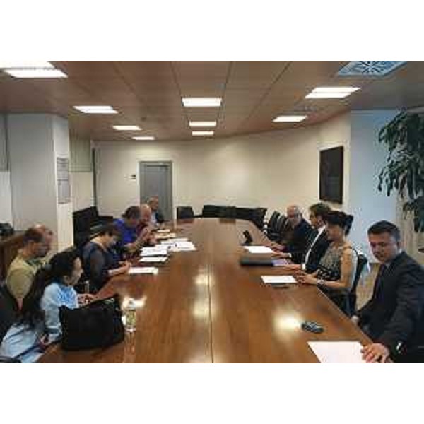 Mariagrazia Santoro (Assessore regionale Infrastrutture e Territorio) e Giorgio Damiani (Presidente FVG Strade S.p.A.) all'incontro con i rappresentanti sindacali di CGIL, CISL e UIL per approfondire lo stato di avanzamento del trasferimento della viabilità provinciale a Regione e Comuni - Udine 24/06/2016