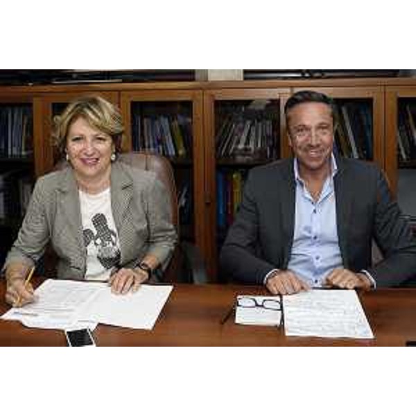 Maria Sandra Telesca (Assessore regionale Salute, Integrazione socio-sanitaria, Politiche sociali e Famiglia) e Flavio Paoletti (Presidente IPASVI Trieste) nella sede della direzione centrale Salute della Regione FVG - Trieste 28/06/2016