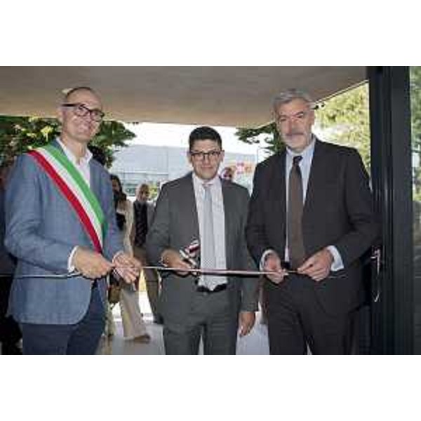 Gianluca Maiarelli (Sindaco Tavagnacco), Simone Puksic (Presidente Insiel S.p.A.) e Paolo Panontin (Assessore regionale Sistemi informativi) all'inaugurazione della nuova sede di Insiel - Feletto Umberto (UD) 28/06/2016 (Foto Insiel S.p.A.)