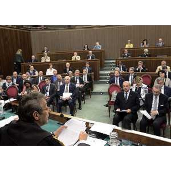 Carlo Chiappinelli (Presidente Corte dei Conti Sezione controllo FVG) pronuncia il "Giudizio di parificazione del Rendiconto generale della Regione Friuli Venezia Giulia per l'esercizio finanziario 2015", nell'Aula del Consiglio regionale - Trieste 29/06/2016