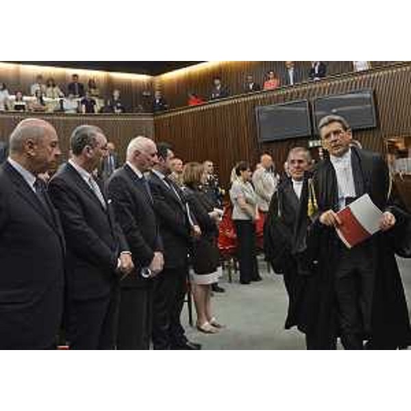 Carlo Chiappinelli (Presidente Corte dei Conti Sezione controllo FVG) entra nell'Aula del Consiglio regionale per la pronuncia del "Giudizio di parificazione del Rendiconto generale della Regione Friuli Venezia Giulia per l'esercizio finanziario 2015" - Trieste 29/06/2016