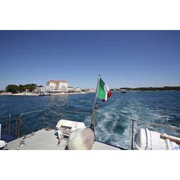 L'aliscafo "Fiammetta M" in navigazione - 29/06/2016 (Foto Ervin Skalamera)