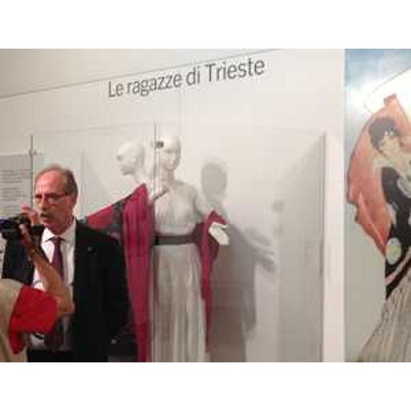 Gianni Torrenti (Assessore regionale Cultura, Sport e Solidarietà) all'inaugurazione della mostra "Guerra e Moda. L'alba della donna moderna", ai Musei provinciali in Borgo Castello - Gorizia 29/06/2016