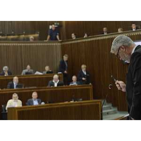 Paolo Panontin (Assessore regionale Autonomie locali e Coordinamento Riforme, Comparto unico, Sistemi informativi, Caccia e Risorse ittiche, delegato Protezione civile) nell'Aula del Consiglio regionale - Trieste 23/06/2016