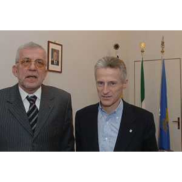 Riccardo Illy (Presidente Regione Friuli Venezia Giulia) e Goran Stojkovic (Console generale di Serbia e Montenegro a Trieste) (Trieste, 07/02/06)