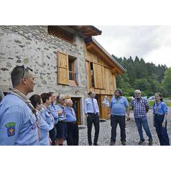 Sergio Bolzonello (Vicepresidente Regione FVG e assessore Attività produttive, Turismo e Cooperazione) visita la Base scout dell'AGESCI - Cercivento 01/07/2016