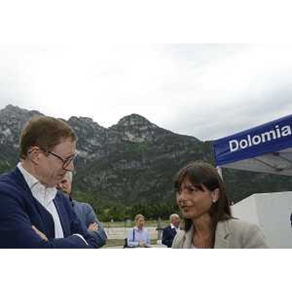 Gilberto Zaina (Amministratore delegato Acqua Dolomia) e Debora Serracchiani (Presidente Regione Friuli Venezia Giulia) - Cimolais (PN) 04/07/2016