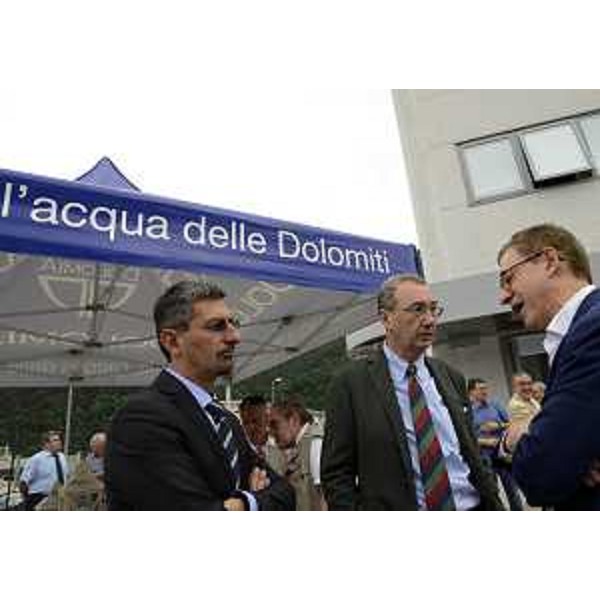 Andrea Carli (Sindaco Maniago), Sergio Bolzonello (Vicepresidente Regione FVG e assessore Attività produttive) e Gilberto Zaina (Amministratore delegato Acqua Dolomia) - Cimolais (PN) 04/07/2016