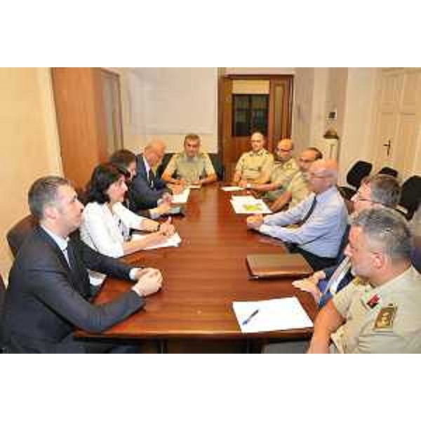 Mariagrazia Santoro (Assessore regionale Infrastrutture e Territorio), con i sindaci Stefano Balloch (Cividale) e Francesco Brollo (Tolmezzo), incontra Antonio Caporotundo (Direttore task force Valorizzazione e dismissione immobili militari) sulle Caserme Cantore (Tolmezzo) e Francescatto (Cividale), nella sede del Ministero della Difesa - Roma 06/07/2016