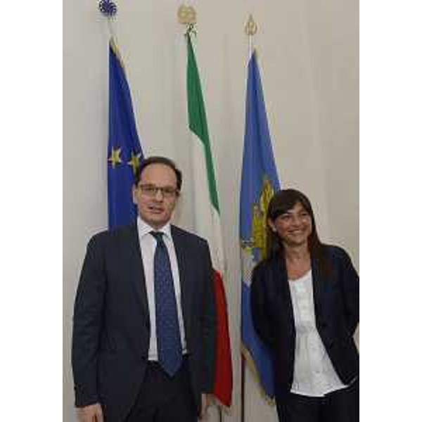 Giuseppe Manzo (Ambasciatore d'Italia a Berlgrado) e Debora Serracchiani (Presidente Regione Friuli Venezia Giulia) nella sede della Regione - Trieste 08/07/2016