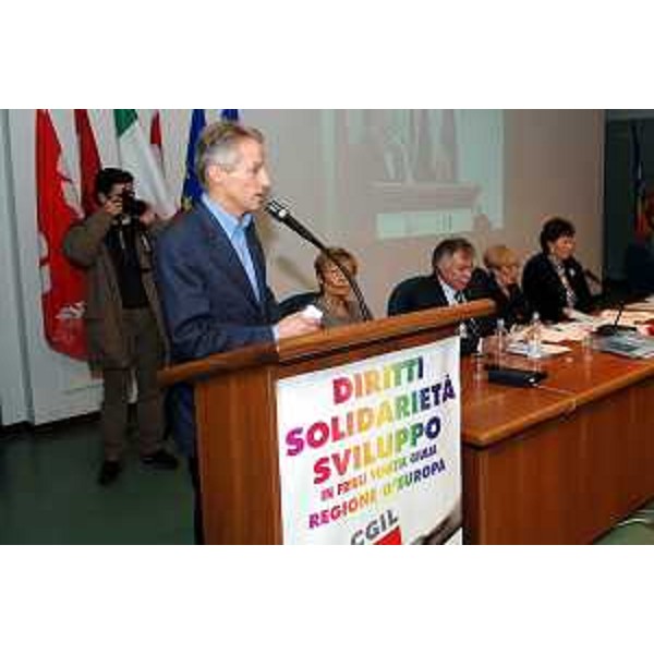 Riccardo Illy (Presidente Regione Friuli Venezia Giulia) al congresso CGIL (Udine, 31/01/06)
