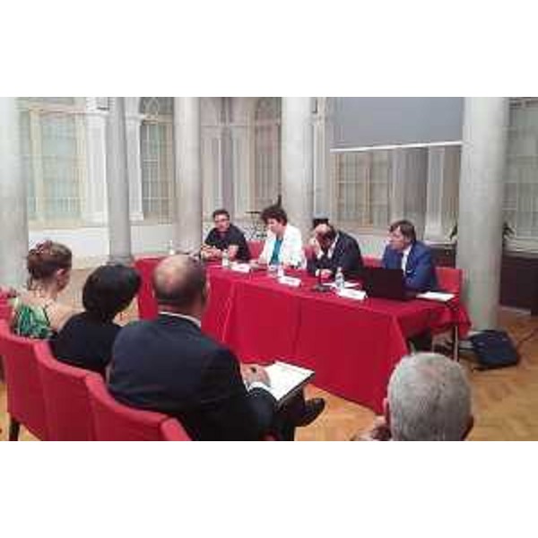 Loredana Panariti (Assessore regionale Lavoro, Formazione, Istruzione, Pari Opportunità, Politiche giovanili, Ricerca e Università) all'incontro illustrativo di azioni e opportunità disponibili per accompagnare le imprese nei processi occupazionali - Monfalcone 11/07/2016
