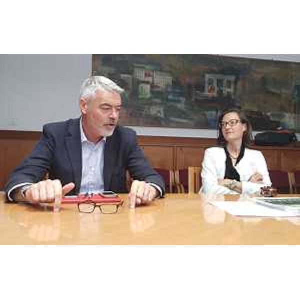 Paolo Panontin (Assessore regionale Caccia e Risorse ittiche) e Mara Černic (Vicepresidente Provincia Gorizia) presentano l'autorizzazione dell'ISPRA per il prelievo in deroga di 100 cinghiali, nei casi previsti dalla normativa in materia, nel periodo 2016-2019 - Gorizia 13/07/2016