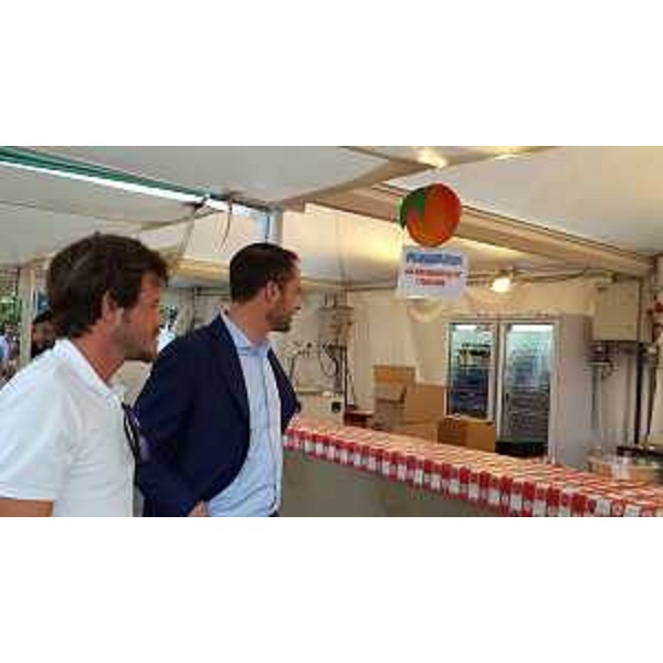 Cristiano Shaurli (Assessore regionale Risorse agricole e forestali) alla Mostra regionale delle pesche di Fiumicello - Fiumicello (UD) 14(07/2016