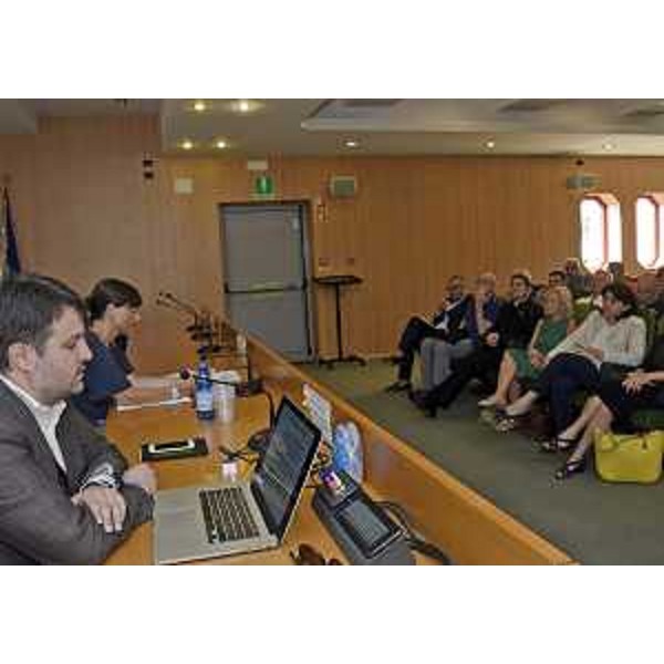 Francesco Brollo (Sindaco Tolmezzo), Debora Serracchiani (Presidente Regione Friuli Venezia Giulia), Mariagrazia Santoro (Assessore regionale Infrastrutture e Territorio) alla presentazione di Tolmezzo Città Alpina dell'Anno 2017 - Tolmezzo 18/07/2016
