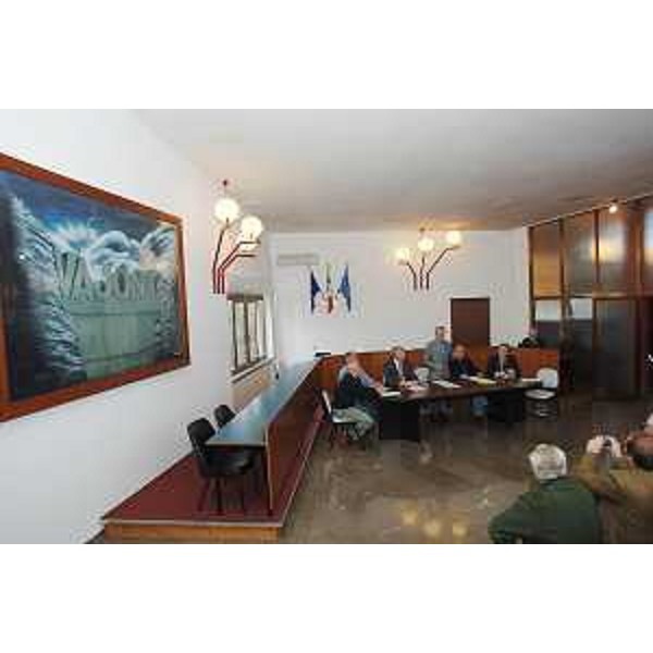 Riccardo Illy (Presidente Regione Friuli Venezia Giulia) visita il Comune di Vajont accompagnato dal Sindaco, Felice Manarin. (Vajont 26/10/07)