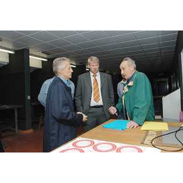 Riccardo Illy (Presidente Regione Friuli Venezia Giulia) visita il poligono di tiro in Comune di Vajont accompagnato dal Sindaco, Felice Manarin. (Vajont 26/10/07)