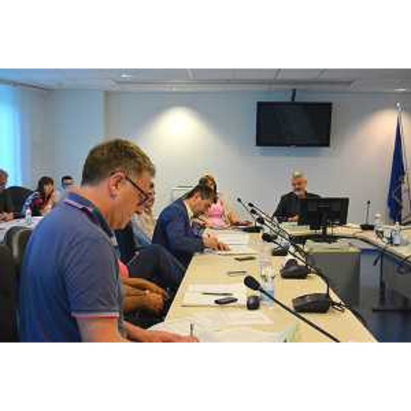 Paolo Panontin (Assessore regionale Autonomie locali) alla sigla dell'intesa sul subentro delle UTI alle Comunità Montane - Udine 19/07/2016