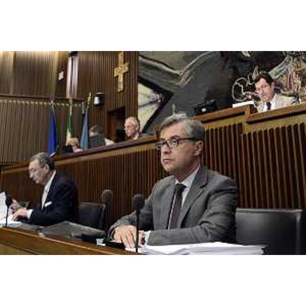 Francesco Peroni (Assessore regionale Finanze, Patrimonio, Coordinamento e Programmazione Politiche economiche e comunitarie) durante la seduta sul "Rendiconto generale della Regione autonoma Friuli Venezia Giulia per l'Esercizio finanziario 2015" nell'Aula del Consiglio regionale del FVG - Trieste 26/07/2016