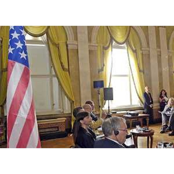 Debora Serracchiani (Presidente Regione Friuli Venezia Giulia) e John R. Phillips (Ambasciatore USA in Italia) all'apertura dei lavori dell'Innovation Forum "Driving change for US and Italian Innovation systems: finding better ways to learn from each other", nella sede della Regione - Trieste 28/07/2016