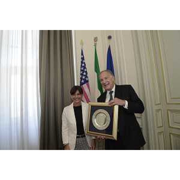 Debora Serracchiani (Presidente Regione Friuli Venezia Giulia) e John R. Phillips (Ambasciatore USA in Italia), nella sede della Regione - Trieste 29/07/2016