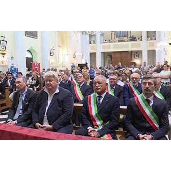 Sergio Bolzonello (Vicepresidente Regione FVG e assessore Attività produttive, Turismo e Cooperazione) ed Elio De Anna (Consigliere regionale) alla cerimonia conclusiva della tre giorni organizzata in Val Colvera dall'Ente Friulano di Assistenza Sociale e Culturale Emigranti (EFASCE) - Poffabro 31/07/2016