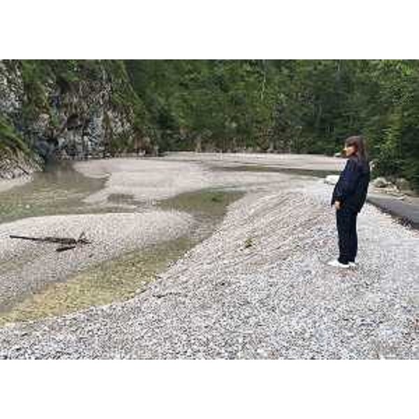 Debora Serracchiani (Presidente Regione Friuli Venezia Giulia) nel corso del sopralluogo al cantiere per la viabilità alternativa dedicata al trasporto fuori valle degli accumuli ghiaiosi del torrente Cellina - Barcis 01/08/2016