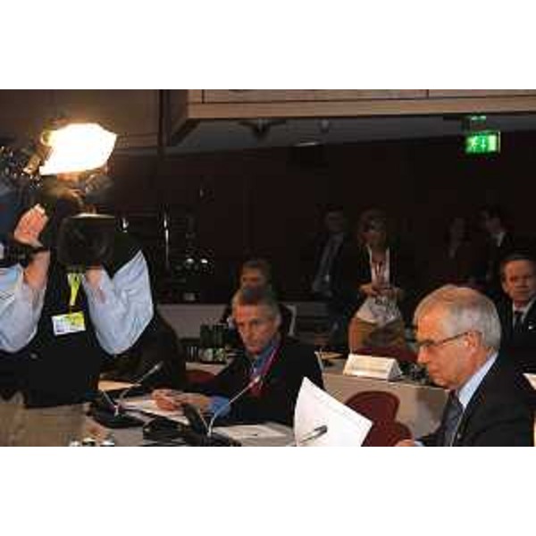 Riccardo Illy (Presidente Regione Friuli Venezia Giulia) e Josep Borell (Presidente Parlamento Europeo) al convegno "The sound of Europe" (Salisburgo, 27/01/06)