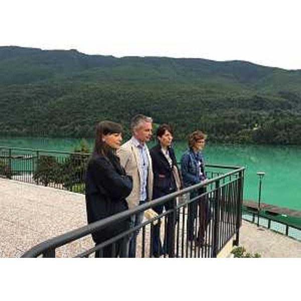 Debora Serracchiani (Presidente Regione Friuli Venezia Giulia) e Claudio Traina (Sindaco Barcis) nel corso del sopralluogo al cantiere per la viabilità alternativa dedicata al trasporto fuori valle degli accumuli ghiaiosi del torrente Cellina - Barcis 01/08/2016