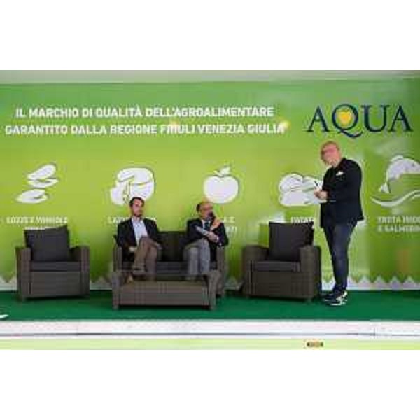 Cristiano Shaurli (Assessore regionale Risorse agricole e forestali) e Paolo Stefanelli (Direttore generale ERSA - Agenzia regionale per lo sviluppo rurale) a un incontro su Agricoltura Qualità Ambiente (AQUA), il Marchio di qualità dell'agroalimentare garantito dalla Regione Friuli Venezia Giulia
