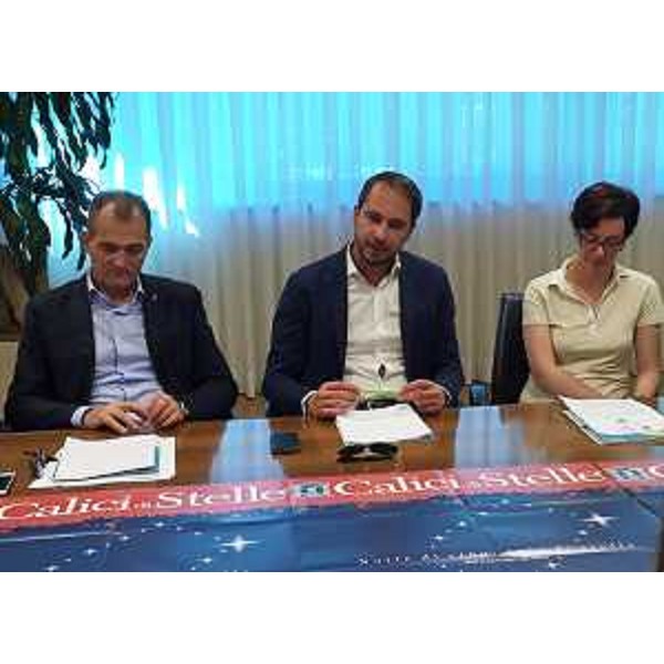 Tiziano Venturini (Coordinatore Città del Vino FVG), Cristiano Shaurli (Assessore regionale Risorse agricole e forestali) e Ilaria Fabbro (Movimento Turismo del Vino FVG) alla presentazione di "Calici di Stelle 2016" - Udine 03/08/2016