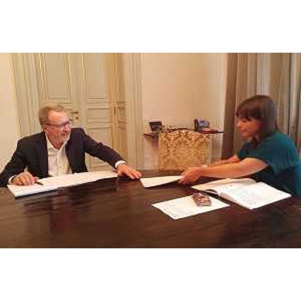 Nicola Delli Quadri [Direttore generale Azienda Sanitaria Universitaria Integrata (ASUI) Trieste] e Debora Serracchiani (Presidente Regione Friuli Venezia Giulia), nella sede della Regione - Trieste 05/08/2016