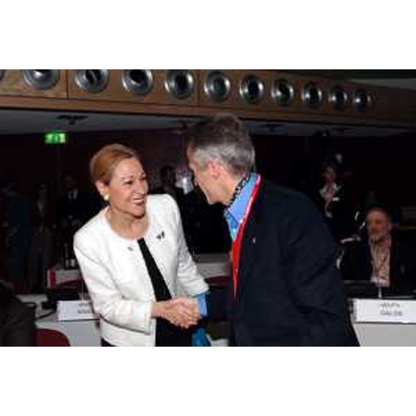 Riccardo Illy (Presidente Regione Friuli Venezia Giulia) e Benita Ferrero-Waldner (Commissario Europeo per le Relazioni Esterne) (Salisburgo, 27/01/06)