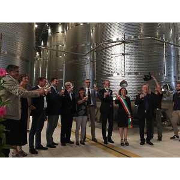 Sergio Bolzonello (Vicepresidente e assessore regionale Attività produttive), Debora Serracchiani (presidente Friuli Venezia Giulia) e Franco Iacop (presidente Consiglio regionale) durante l’inaugurazione della nuova area produttiva della cantina “La Delizia” di Casarsa ed 85° anniversario della fondazione – Orcenico di Zoppola 19/08/2016