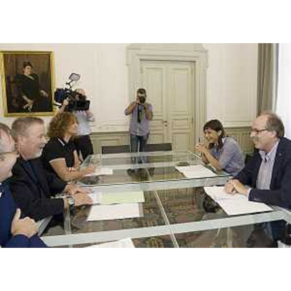 Walter Bandelj (Presidente Confederazione organizzazioni slovene / SSO), Rudi Pavsic (Presidente Unione economica e culturale slovena / SGKZ) e Ksenija Dobrila (Presidente Comitato paritetico istituzionale problemi minoranza slovena) all'incontro con Debora Serracchiani (Presidente Regione Friuli Venezia Giulia) e Gianni Torrenti (Assessore regionale Cultura) - Trieste 23/08/2016