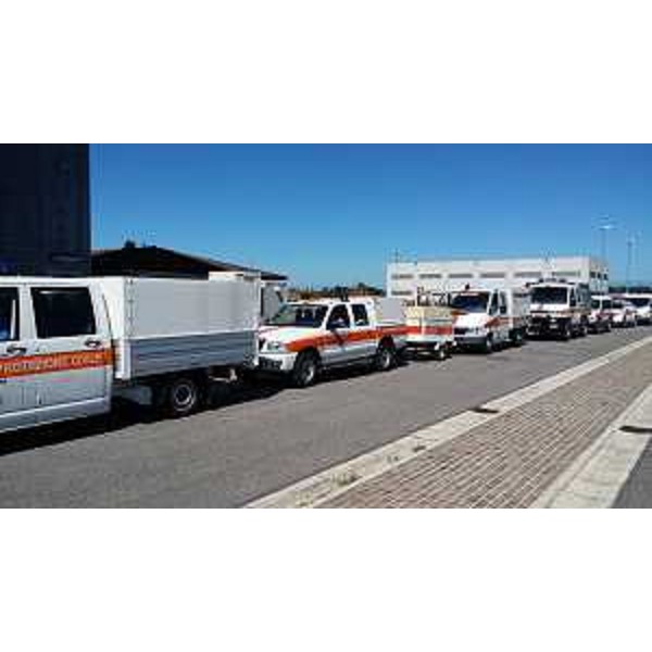 Mezzi della Regione Friuli Venezia Giulia in partenza verso i centri abitati del centro Italia colpiti stanotte da un grave terremoto - Centro operativo della Protezione civile del FVG - Palmanova 24/08/2016
