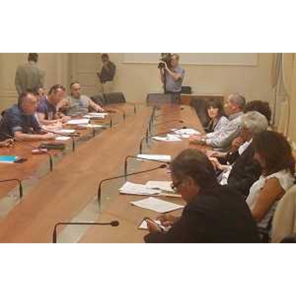 I rappresentanti dei lavoratori (RSU Siderurgica Triestina, FIM, FIOM, UILM e FAILMS) siglano il Protocollo d'intesa sulla formazione e il ricollocamento in Ferriera di 30 lavoratori cassintegrati, nella Sala Multimediale del Palazzo della Regione FVG - Trieste 31/08/2016
