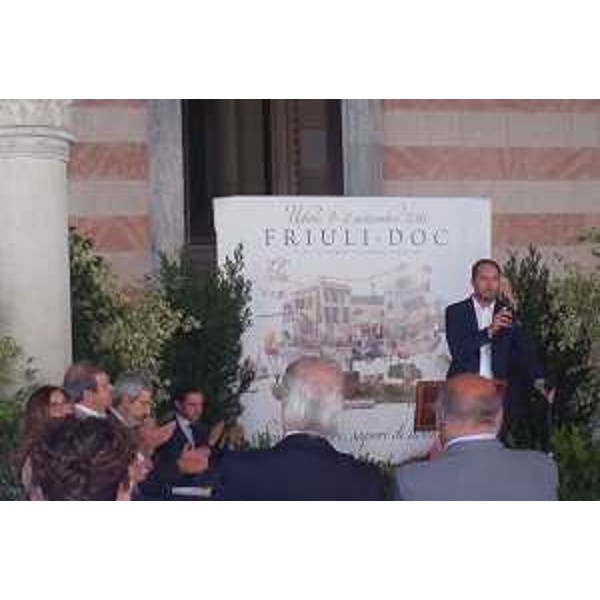 Cristiano Shaurli (Assessore regionale Risorse agricole e forestali) alla presentazione della XXII edizione di Friuli DOC, nella Loggia del Lionello - Udine 02/09/2016