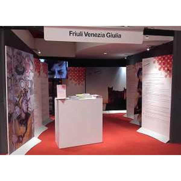 Stand della Regione "Un anno di cinema in Friuli Venezia Giulia" alla LXXIII Mostra internazionale del Cinema di Venezia - 02/09/2016 (Foto PromoTurismo FVG)