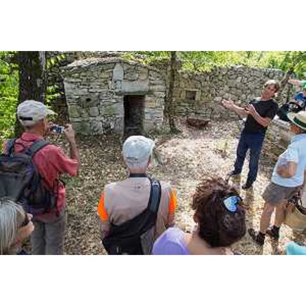 Primo appuntamento dedicato alle casette in pietra del Carso, proposto dal Centro Didattico Naturalistico - Basovizza 04/09/2016