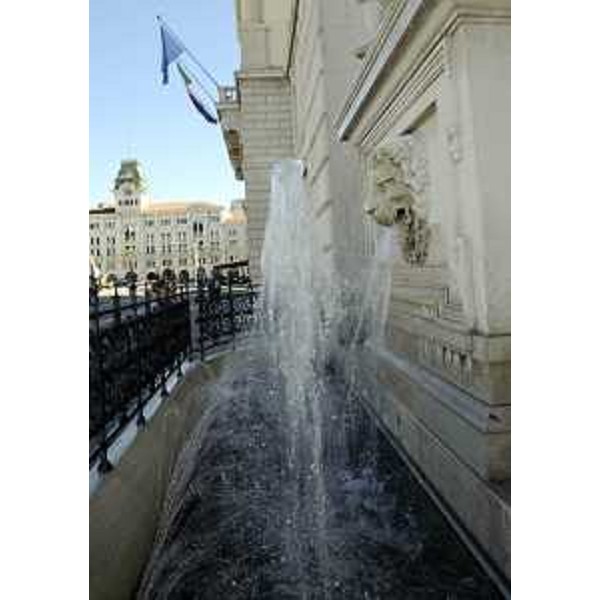 Fontana del Palazzo della Regione Friuli Venezia Giulia in piazza Unità d'Italia - Trieste 05/09/2016