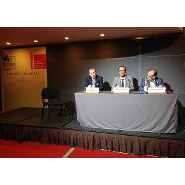 Sergio Bolzonello (Vicepresidente Regione FVG e assessore Attività produttive, Turismo e Cooperazione), Federico Caner (Vicepresidente Regione Veneto) e Gianni Torrenti (Assessore regionale Cultura, Sport e Solidarietà) alla conferenza stampa sul ruolo di FVG Film Commission, nello spazio incontri dell'Hotel Excelsior nell'ambito del Festival internazionale del Cinema - Venezia 05/09/2016