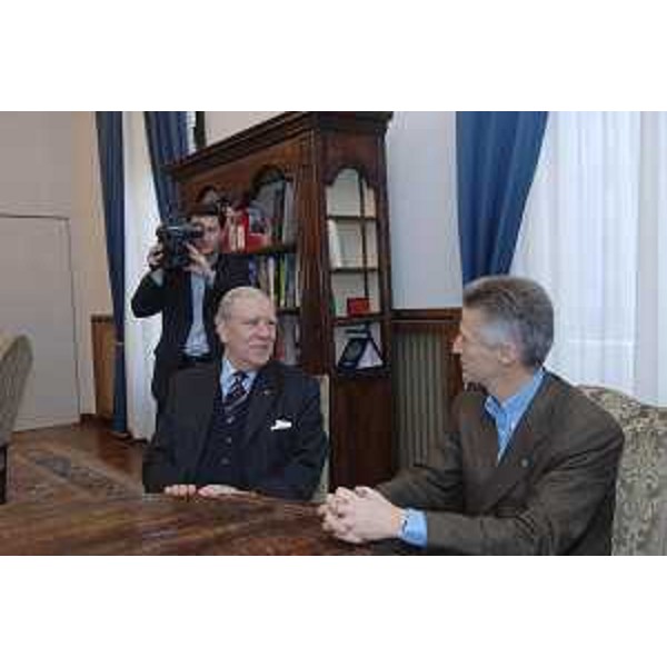 Riccardo Illy (Presidente Regione Friuli Venezia Giulia) e Roberto De Lorenzo (Nuovo prefetto di Gorizia) (Trieste, 19/01/06)