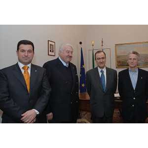 Riccardo Illy (Presidente Regione Friuli Venezia Giulia), Franco Iacop (Assessore Regionale per le relazioni internazionali, comunitarie e autonomie locali), Ugur Ziyal (Ambasciatore turco in Italia) ed Enrizo Samer (Console generale di Turchia) (Trieste, 18/01/06)