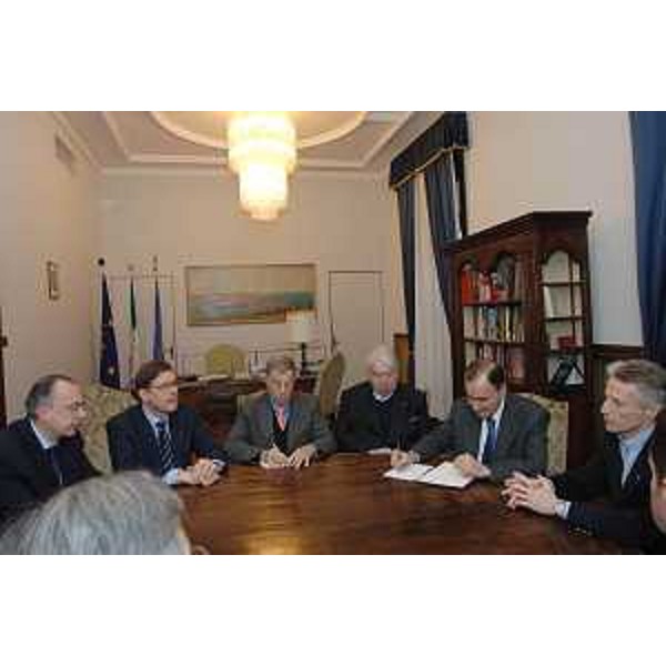 Riccardo Illy (Presidente Regione Friuli Venezia Giulia), Ugur Ziyal (Ambasciatore turco in Italia) ed Enrizo Samer (Console generale di Turchia) (Trieste, 18/01/06)