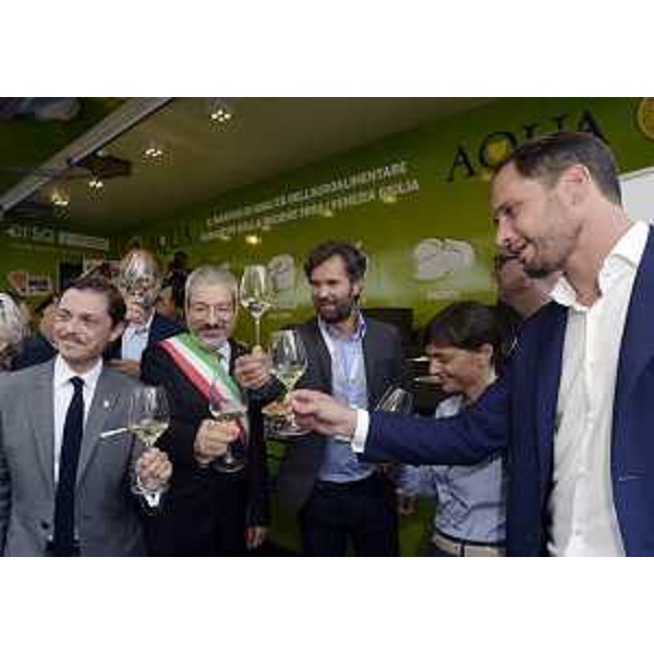 Furio Honsell (Sindaco Udine), Carlo Cracco (Chef), Debora Serracchiani (Presidente Regione Friuli Venezia Giulia) e Cristiano Shaurli (Assessore regionale Risorse agricole e forestali) all'inaugurazione dello stand dell'ERSA a Friuli DOC - Udine 08/09/2016