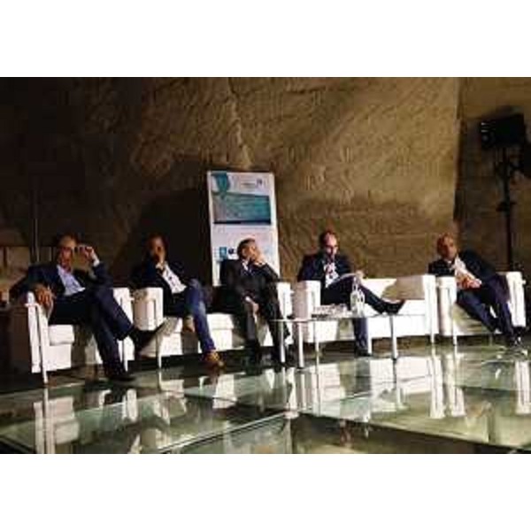 Gianni Torrenti (Assessore Cultura Friuli Venezia Giulia), Nicola Benedetto (Assessore Infrastrutture e Mobilità Basilicata), Raffaello De Ruggieri (Sindaco Matera), Antonio Bernardo (Autorità Gestione POR FESR 2014-2020 Basilicata) ed Elio Manti (Project Manager CRE:HUB Regione Basilicata) alla conferenza di lancio del progetto CRE:HUB (Programma Interreg Europe 2014-2020) - Matera 15/09/2016