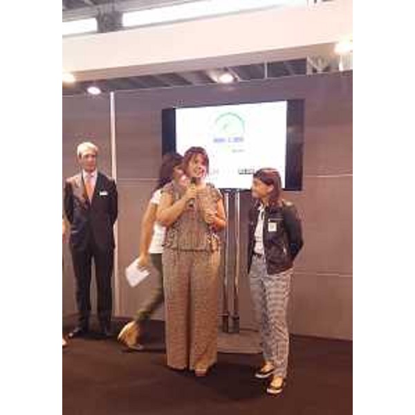 Barbara Degani (Sottosegretario Ambiente) e Debora Serracchiani (Presidente Regione Friuli Venezia Giulia) alla premiazione dell' "Italian Green Road Award", al CosmoBike Show di Veronafiere - Verona 16/09/2016