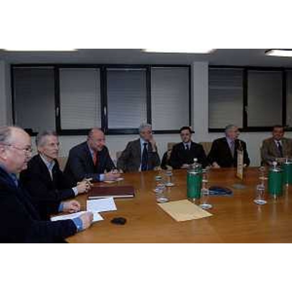 Riccardo Illy (Presidente Regione Friuli Venezia Giulia) ed Enrico Bertossi (Assessore Regionale alle attività produttive) all'incontro fiera Pordenone (Pordenone, 17/01/06)